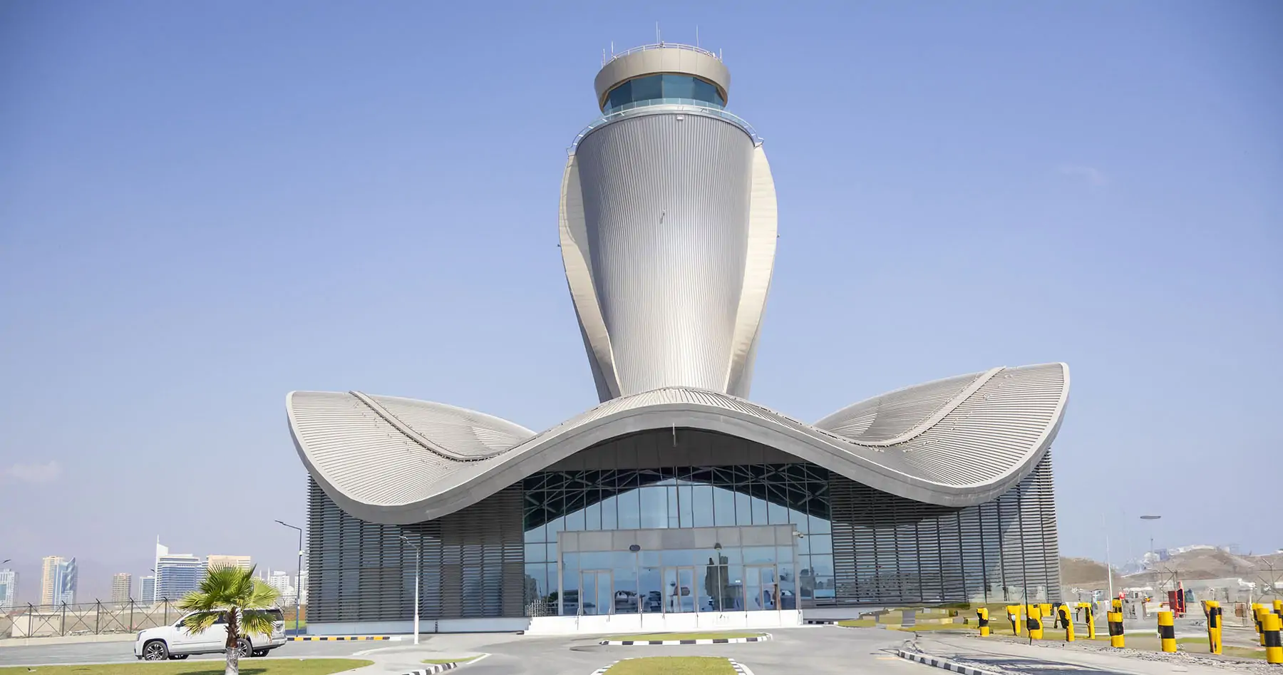 مطار الفجيرة و 